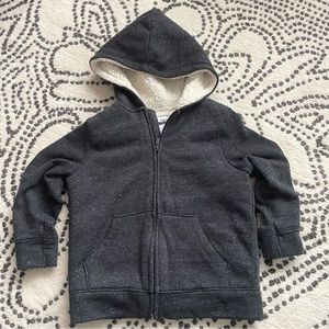 OLD NAVY Sherpa Lined Boys Gray Hoodie, Toddler 5T